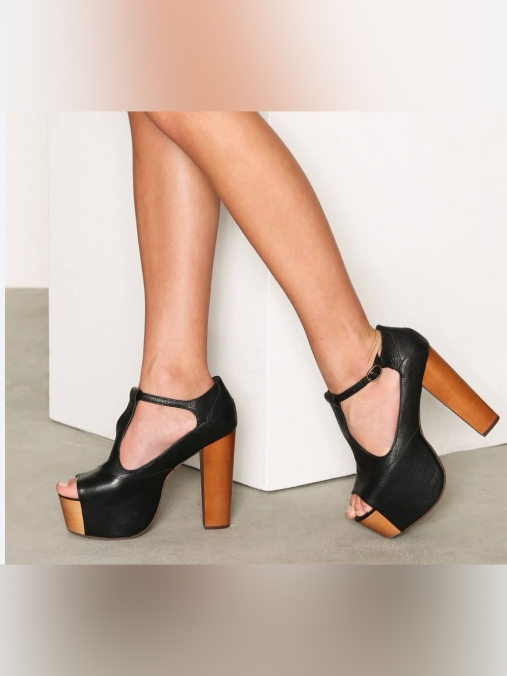 JEFFREY CAMPBELL-Foxy Wood Platform High Heel T-Strap- Black Leather -Sz39/9
